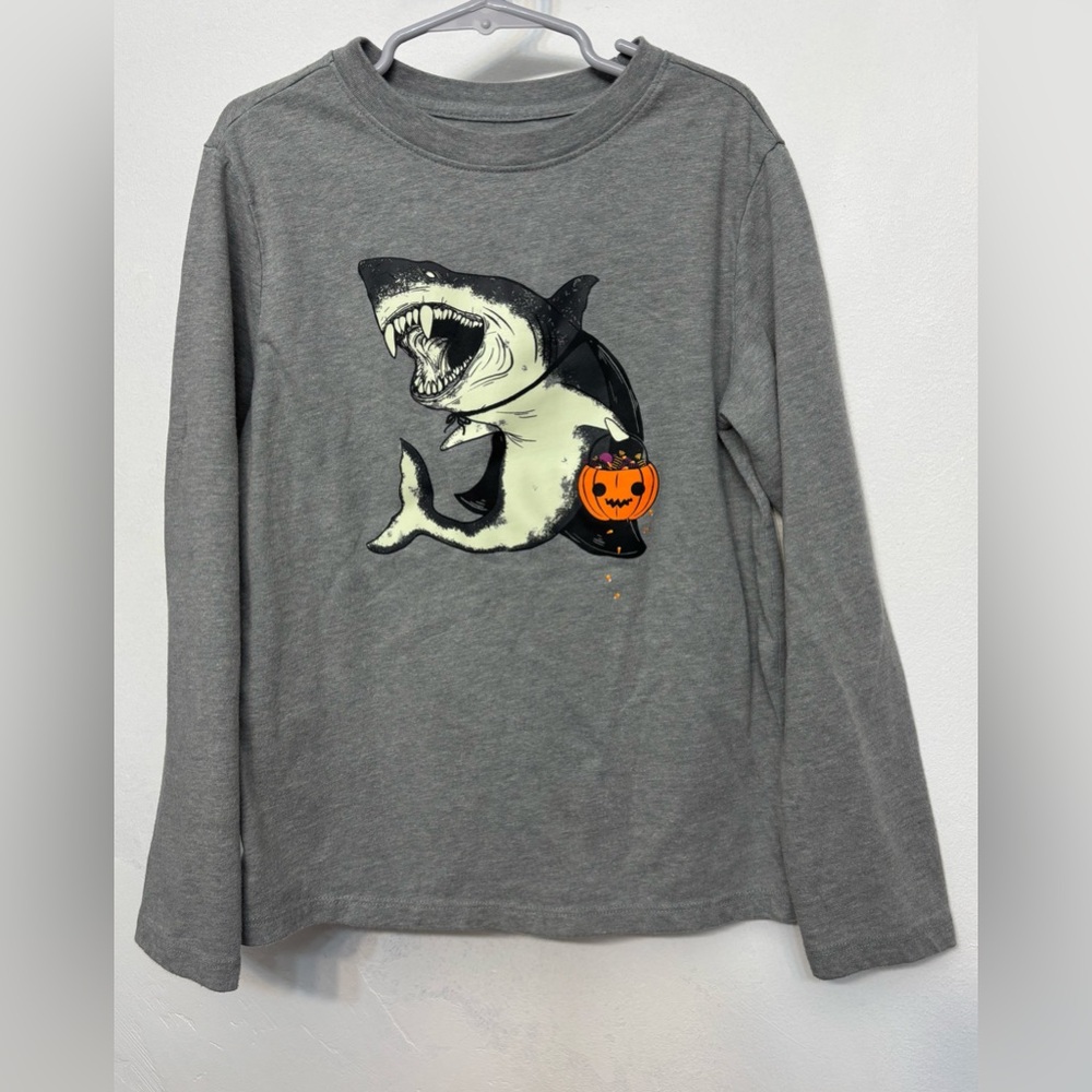 Cat&Jack Gray Halloween Trick Or Treat Shark Long Sleeve Graphic Tee Boys S 6/7